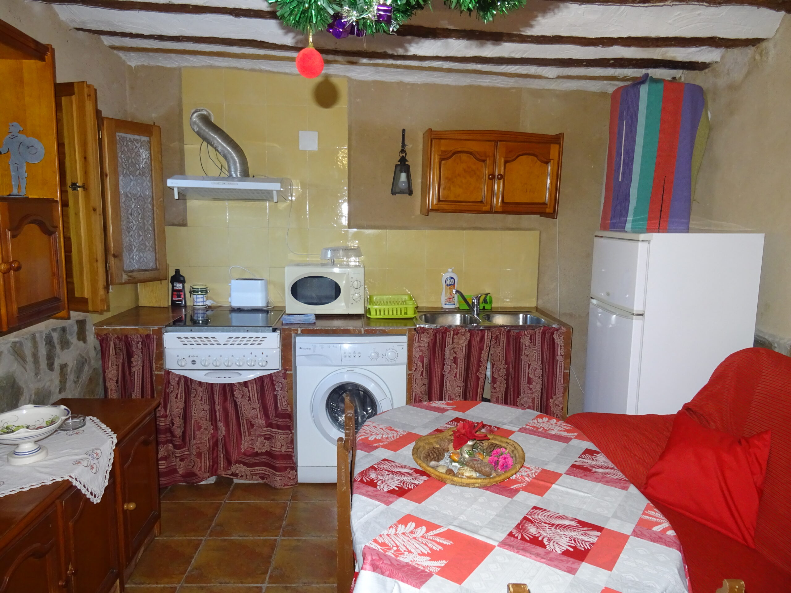 Cocina totalmente equpada para parejas en Paraiso del Júcar